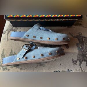 Chelsea & Violet Shoes denim Studded New from Dillards Sz 7 M So cute!